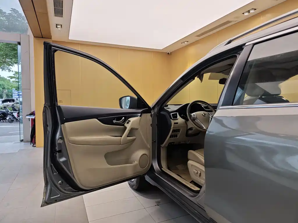 Nissan X-Trail 2014 2.5L CVT Premium 4WD