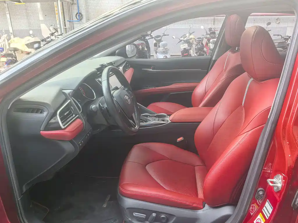 Toyota Camry — миниатюра 9