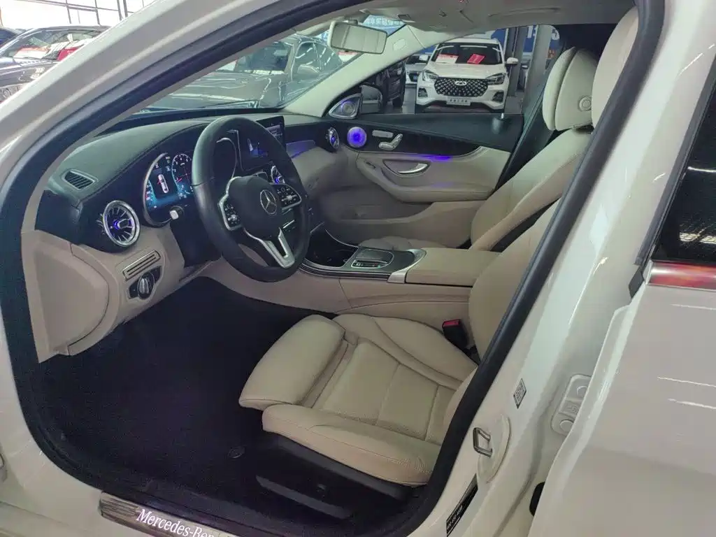 Mercedes-Benz C-Class — миниатюра 8