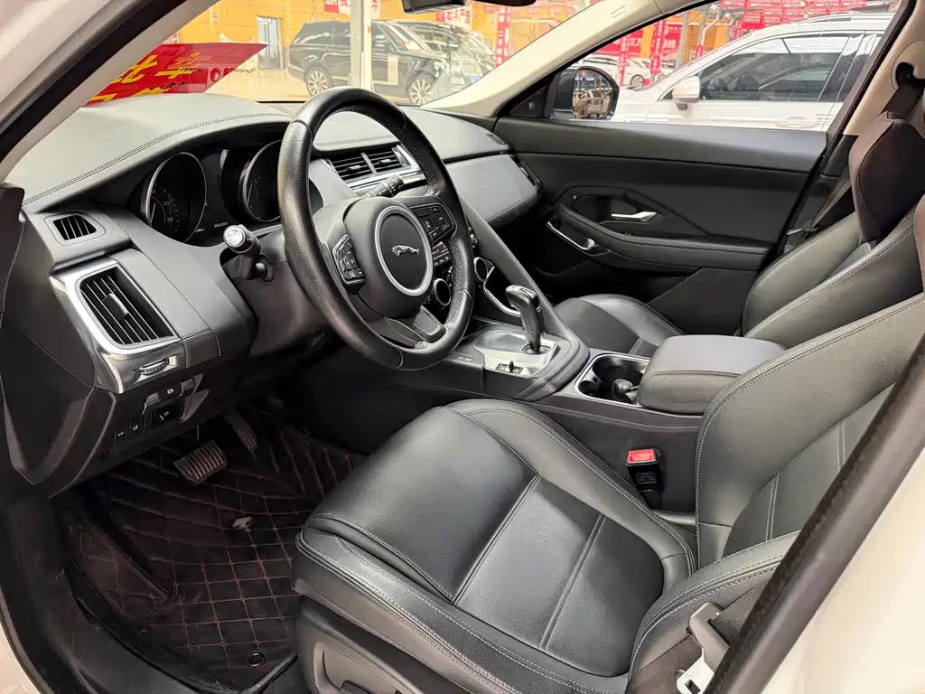 Jaguar E-PACE — миниатюра 5