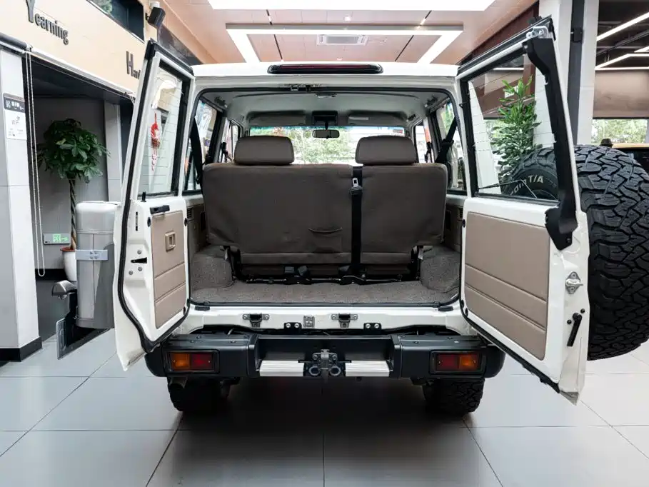 Toyota Land Cruiser — миниатюра 18