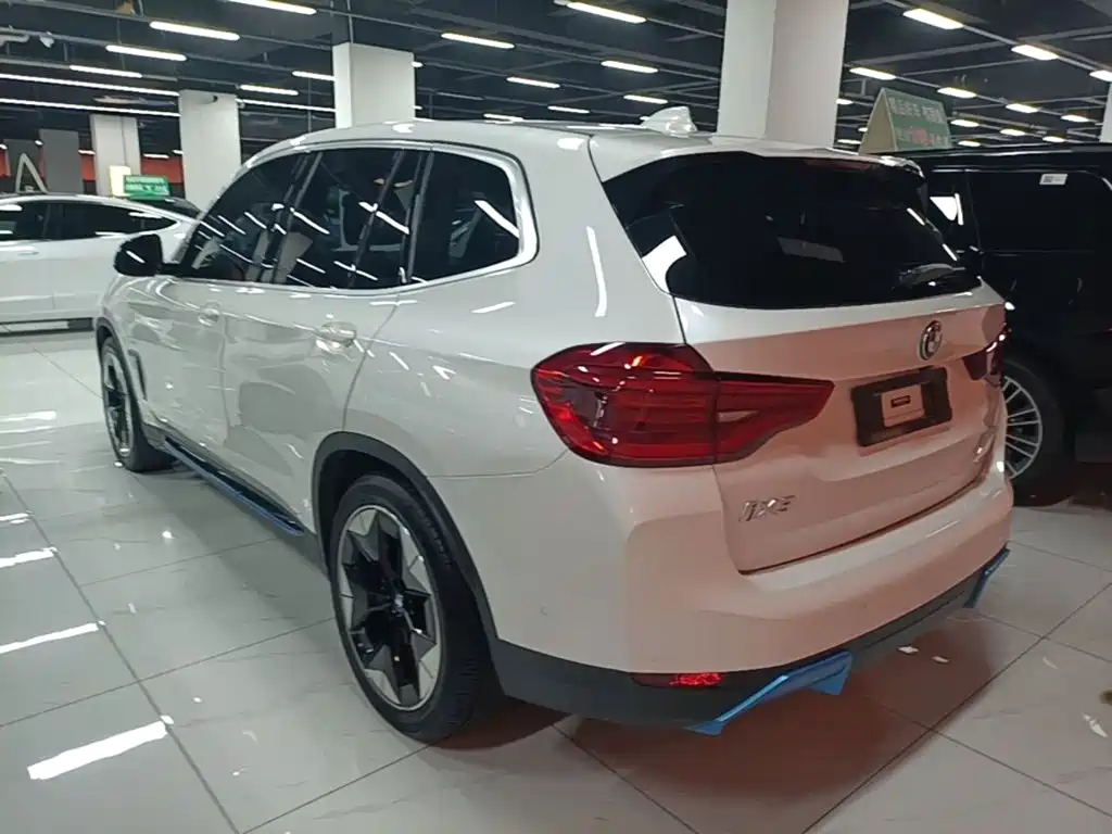 BMW iX3 — миниатюра 5