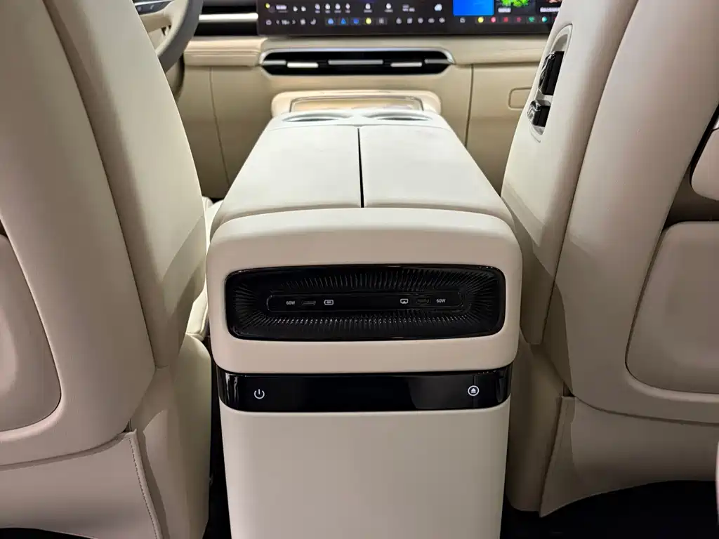 Voyah Dreamer PHEV 4WD Flagship Kunpeng Edition, фото 11