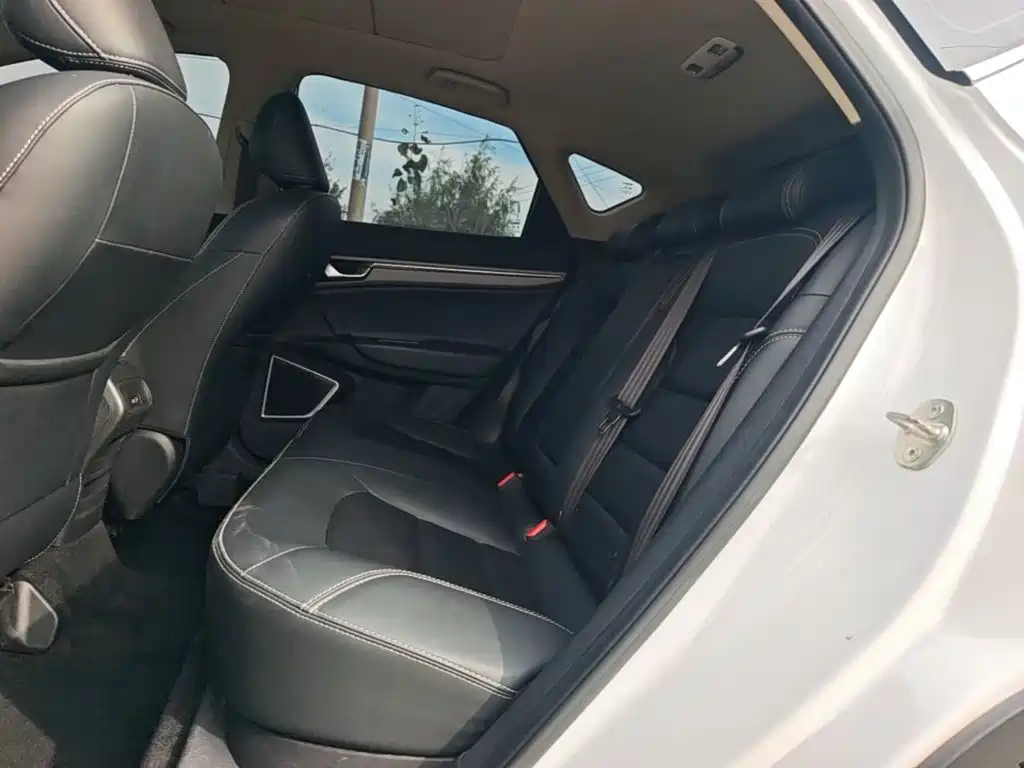 Geely Emgrand GS — миниатюра 17