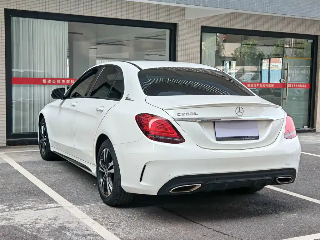 Mercedes-Benz C-Class — миниатюра 5