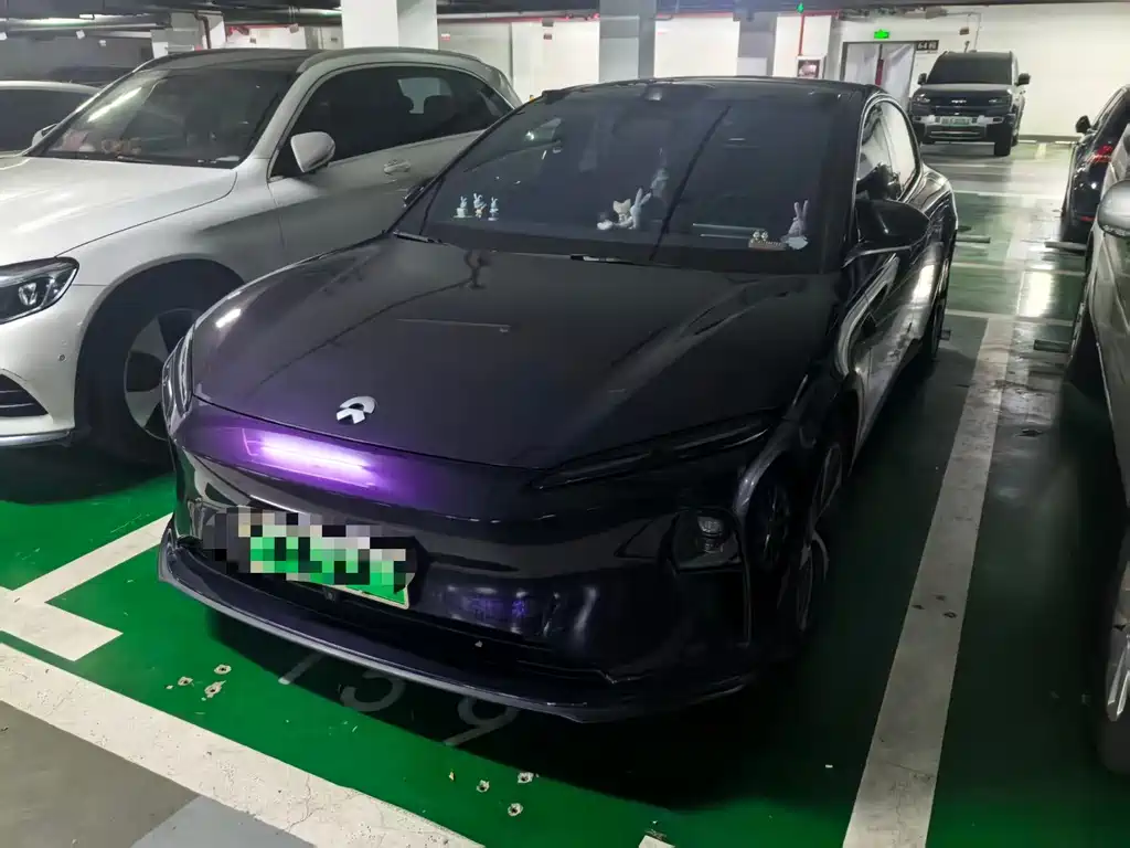 NIO ET5