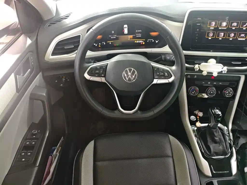 Volkswagen T-Roc — миниатюра 6