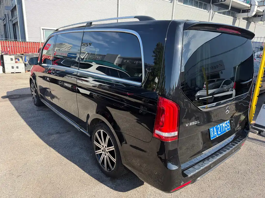 Mercedes-Benz V-Class — миниатюра 8