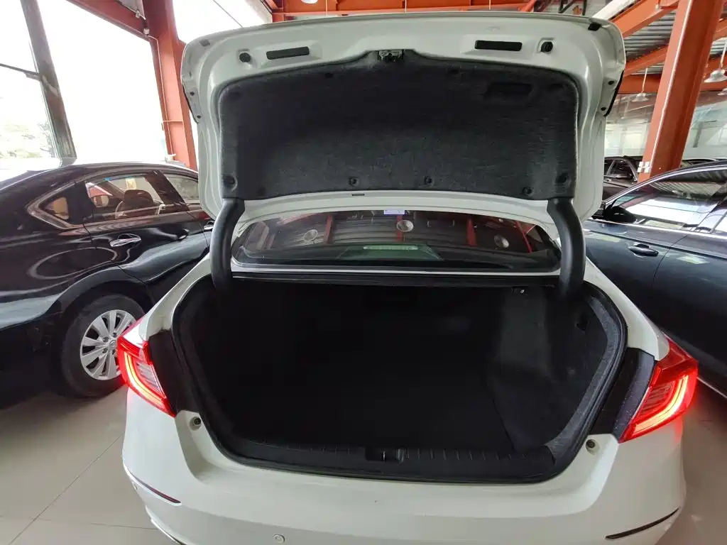 Honda Accord — миниатюра 19
