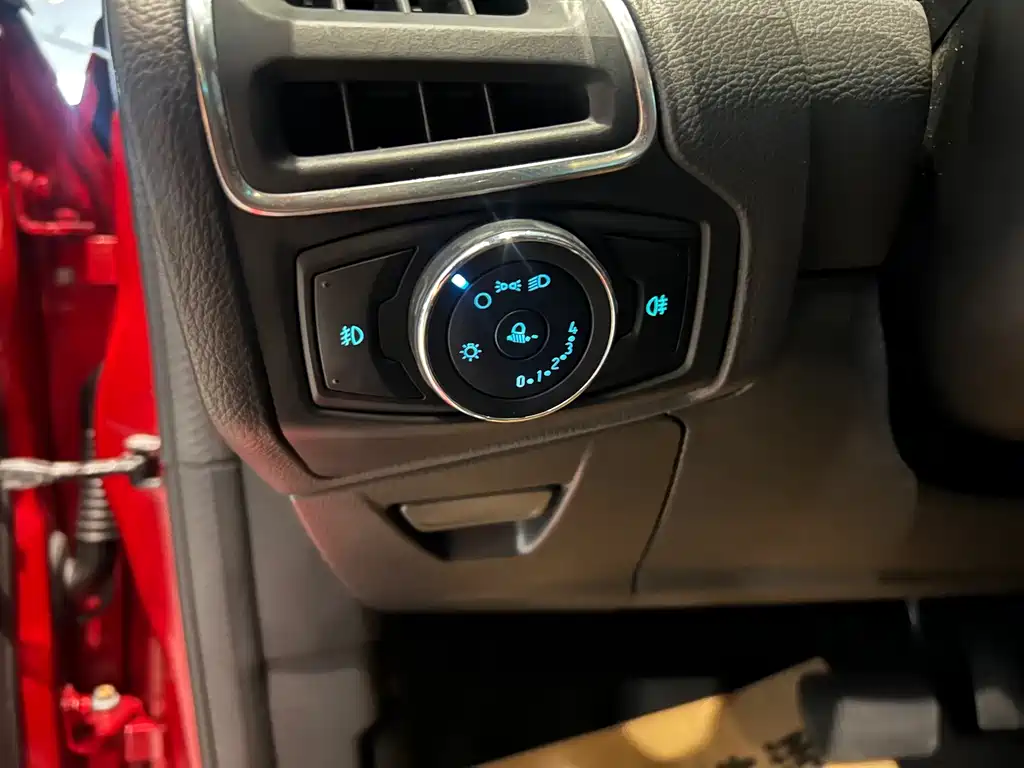 Ford Focus — миниатюра 17