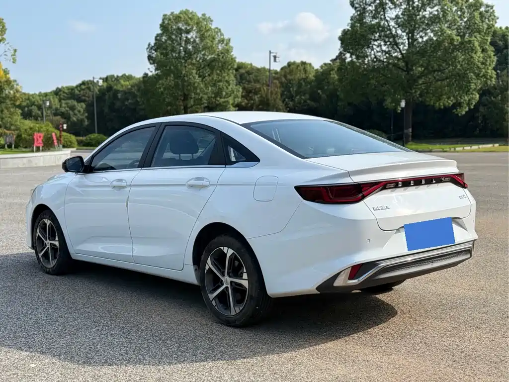 Geely Emgrand L — миниатюра 5