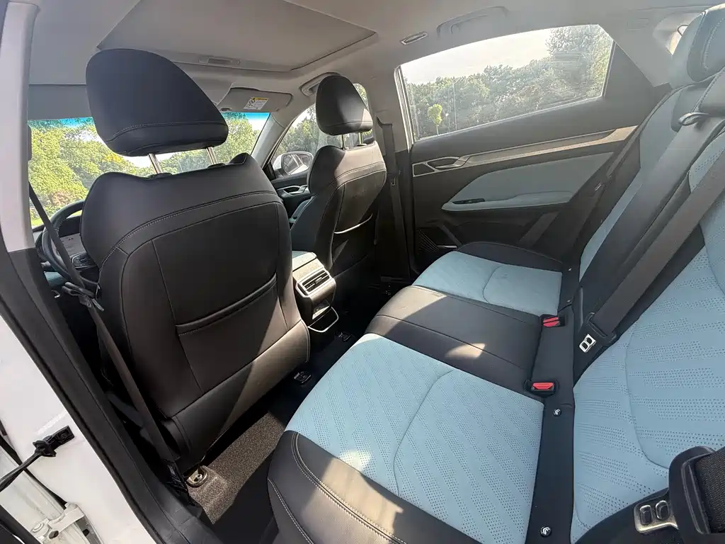 Geely Emgrand L — миниатюра 8