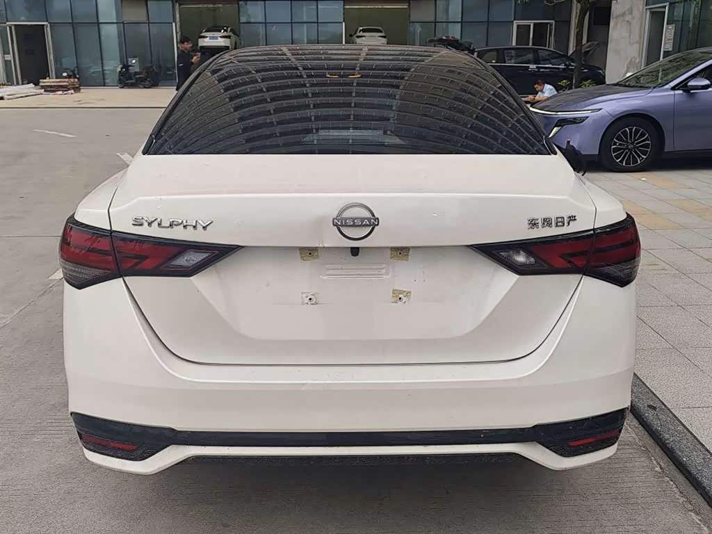 Nissan Sylphy 1.6 л 2026 г. Белый, пробег 4000 км