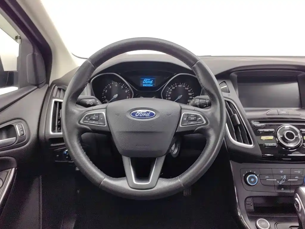 Ford Focus — миниатюра 11