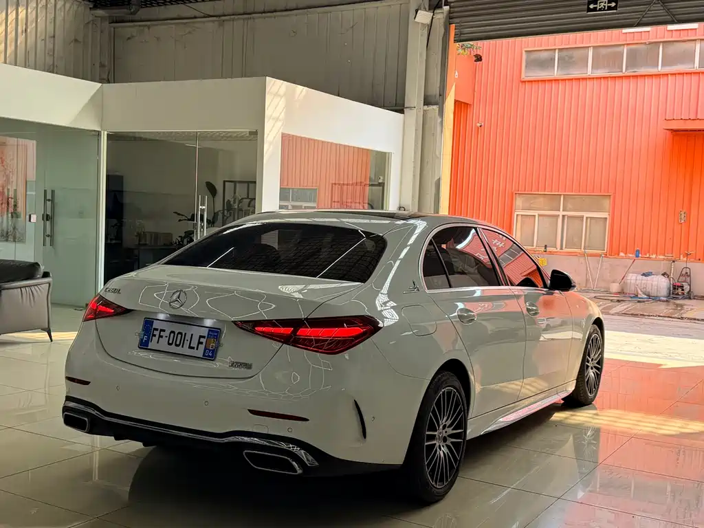 Mercedes-Benz C-Class — миниатюра 15