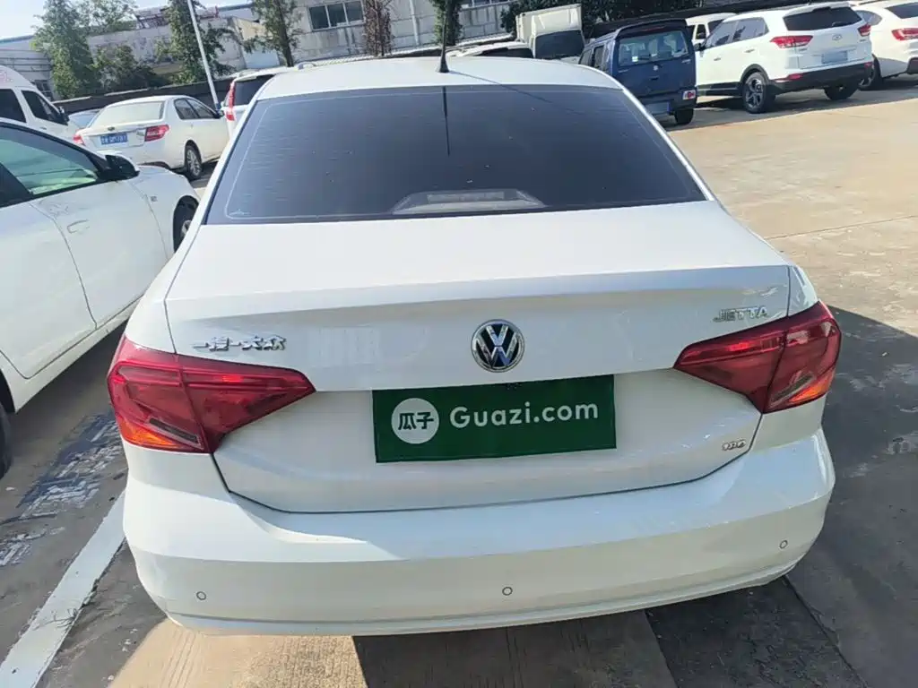 Volkswagen Jetta — миниатюра 6