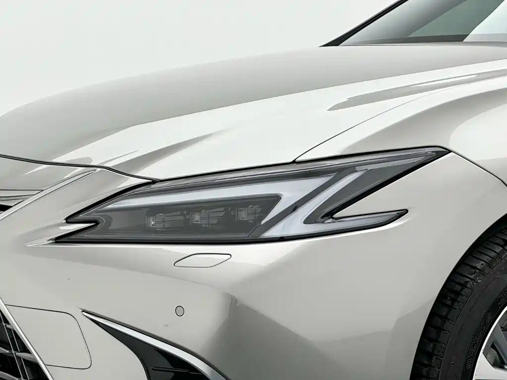 Lexus ES — миниатюра 9