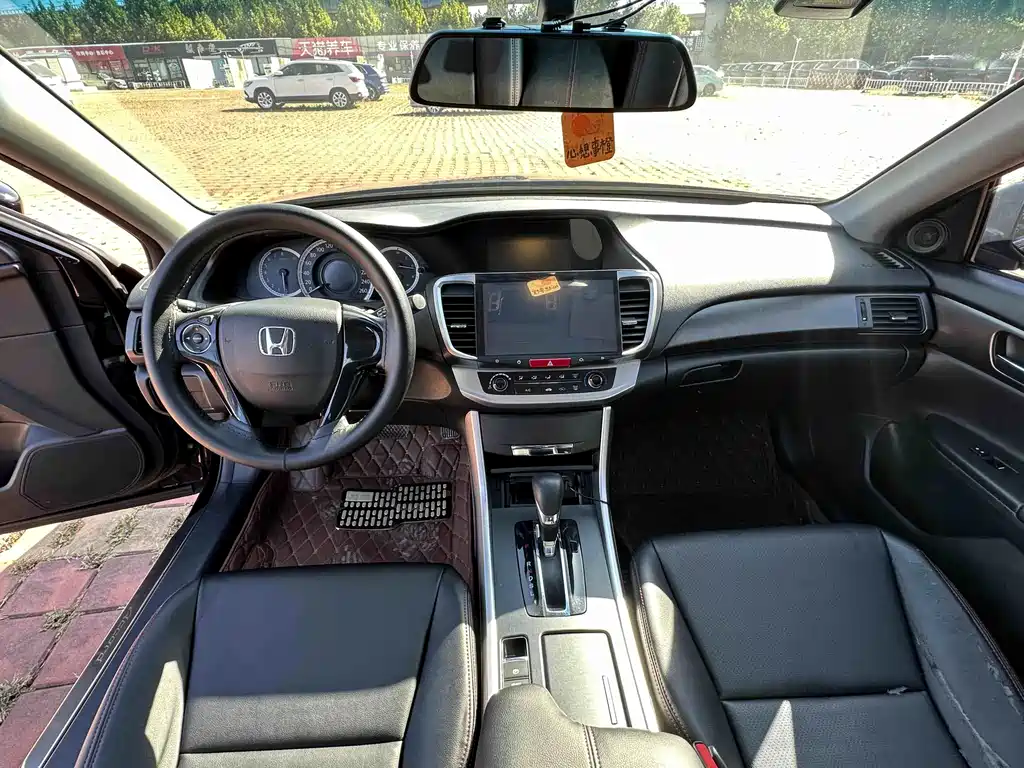 Honda Accord — миниатюра 5