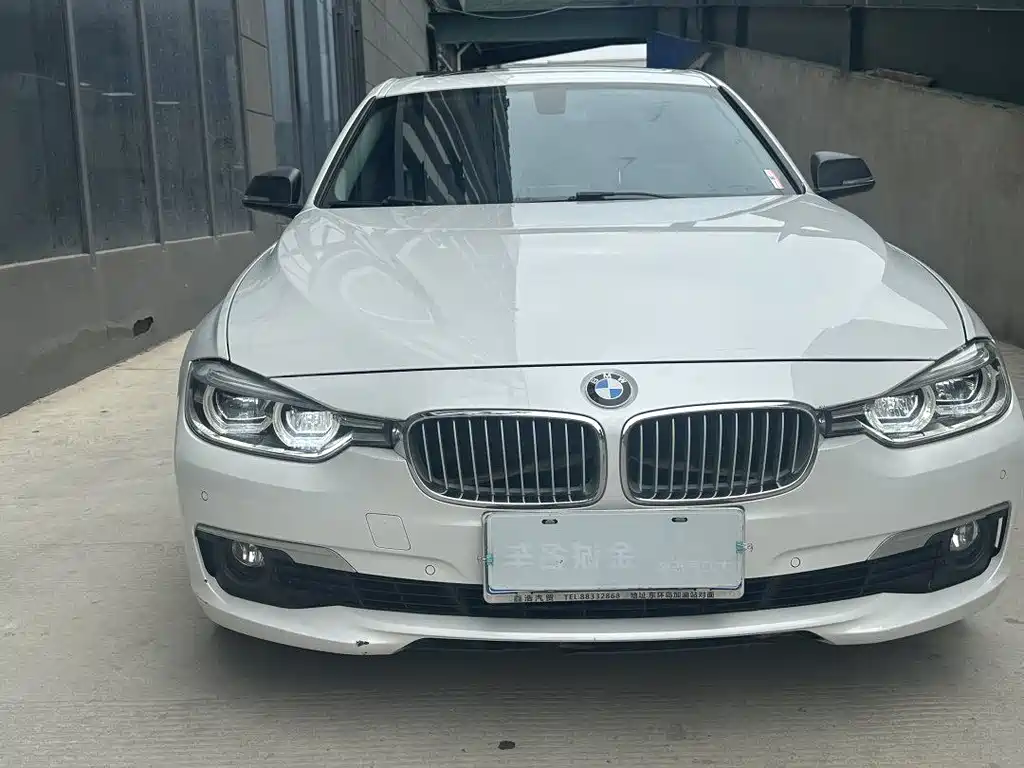 BMW 3 SERIES