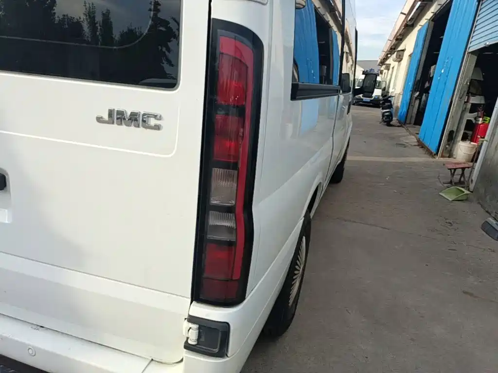 JMC JMC Fushun — миниатюра 8