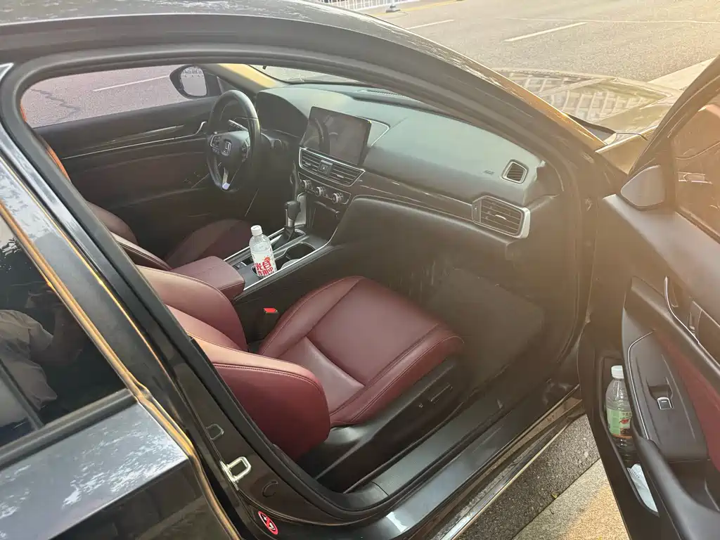 Honda Accord — миниатюра 8