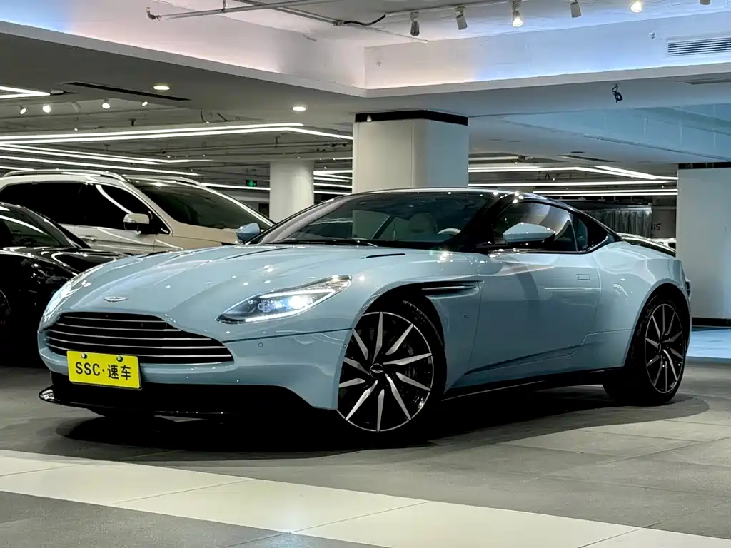 Aston Martin DB11