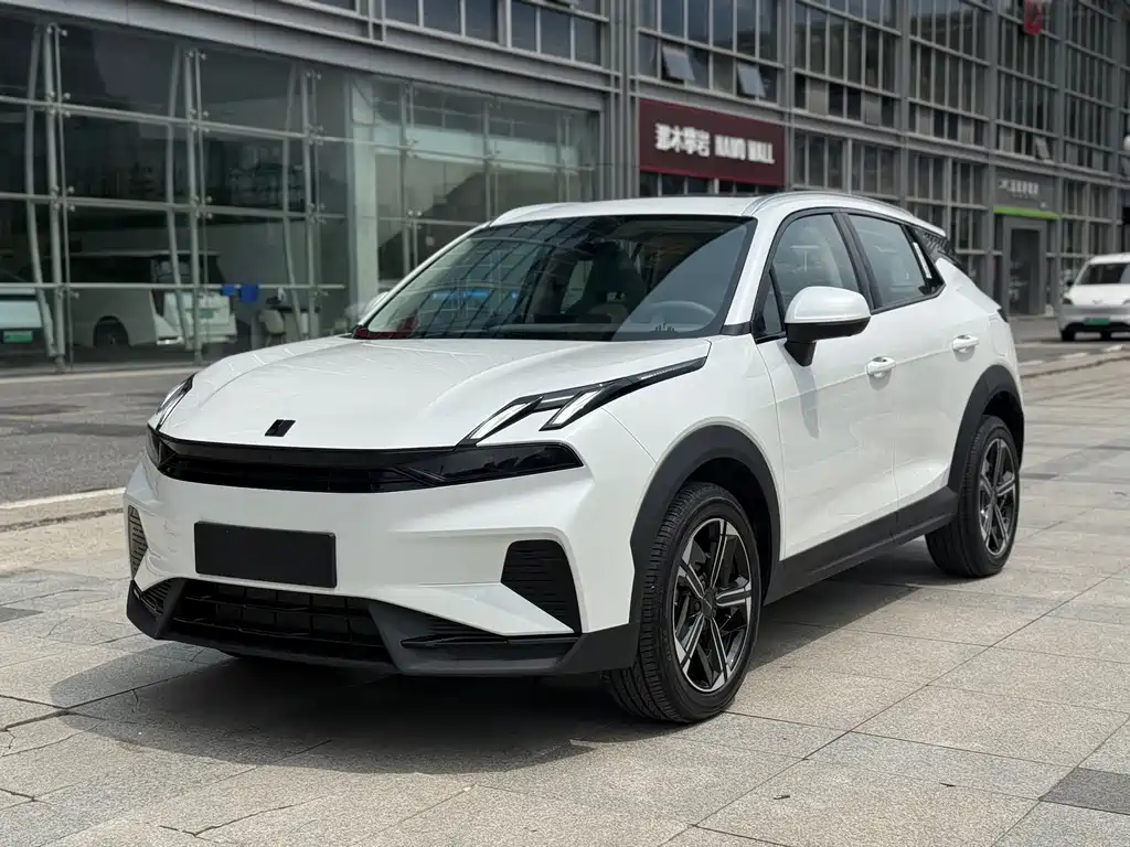 Lynk & Co 06 EM-P