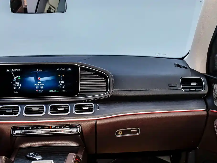 Mercedes-Benz GLE (Import) — миниатюра 32