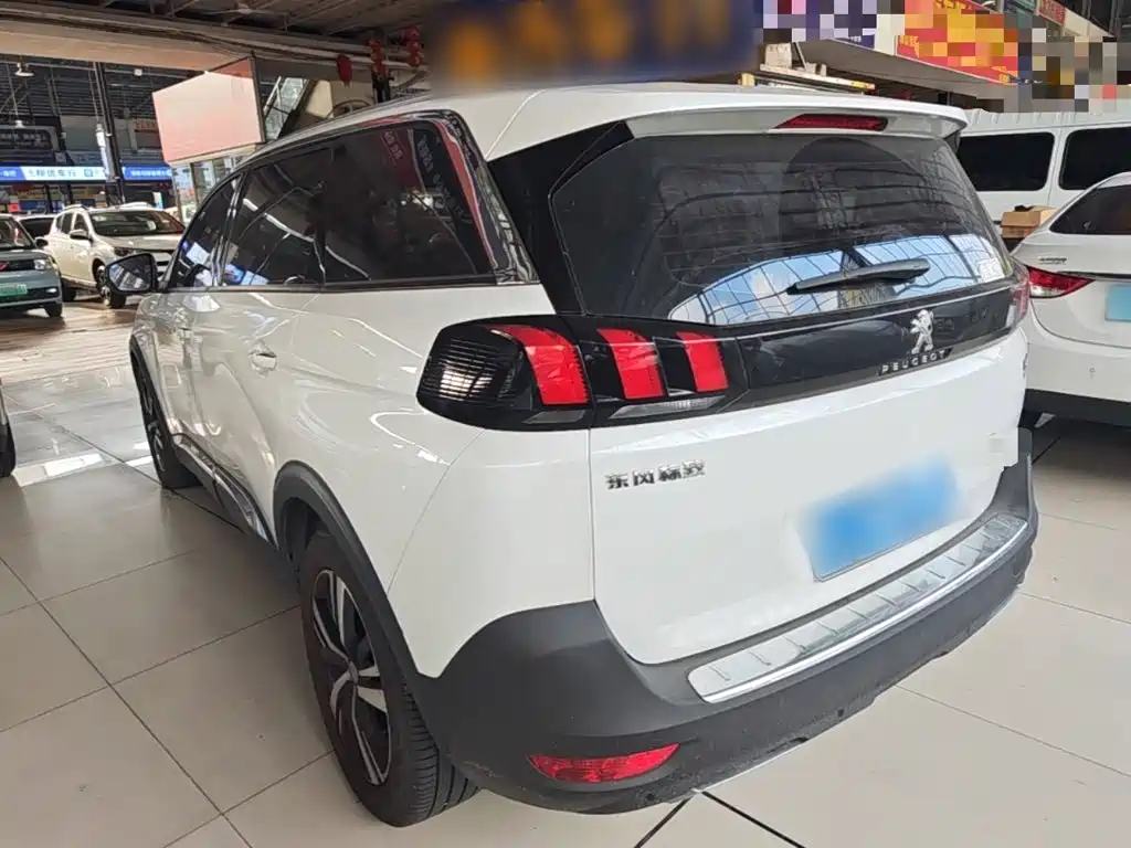 Peugeot 5008 — миниатюра 5