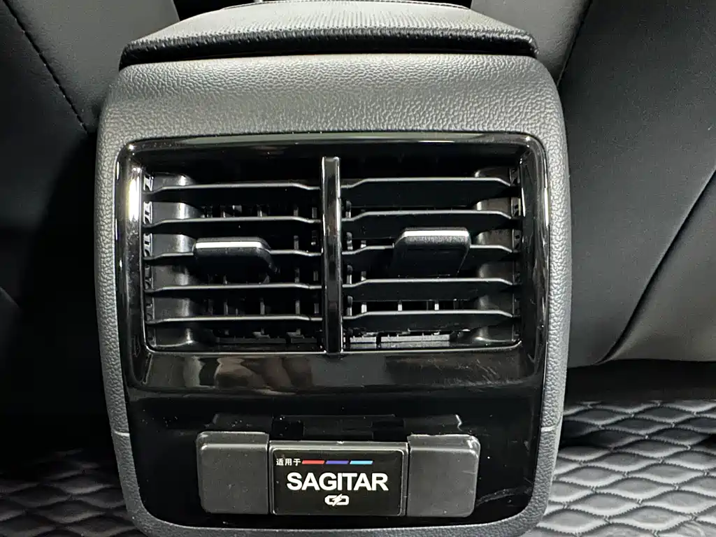 Volkswagen Sagitar — миниатюра 20