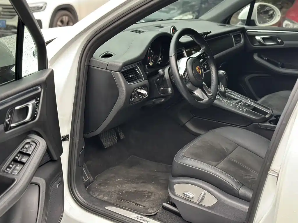 Porsche Macan — миниатюра 7