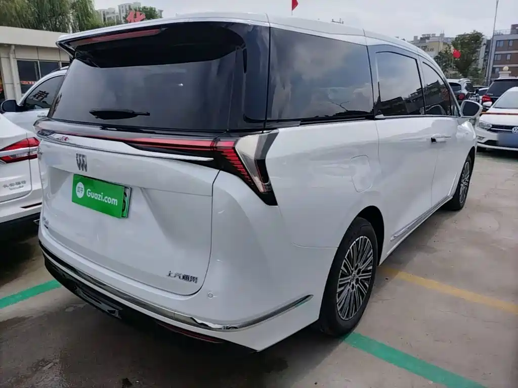 Buick GL8 Hybrid — миниатюра 7