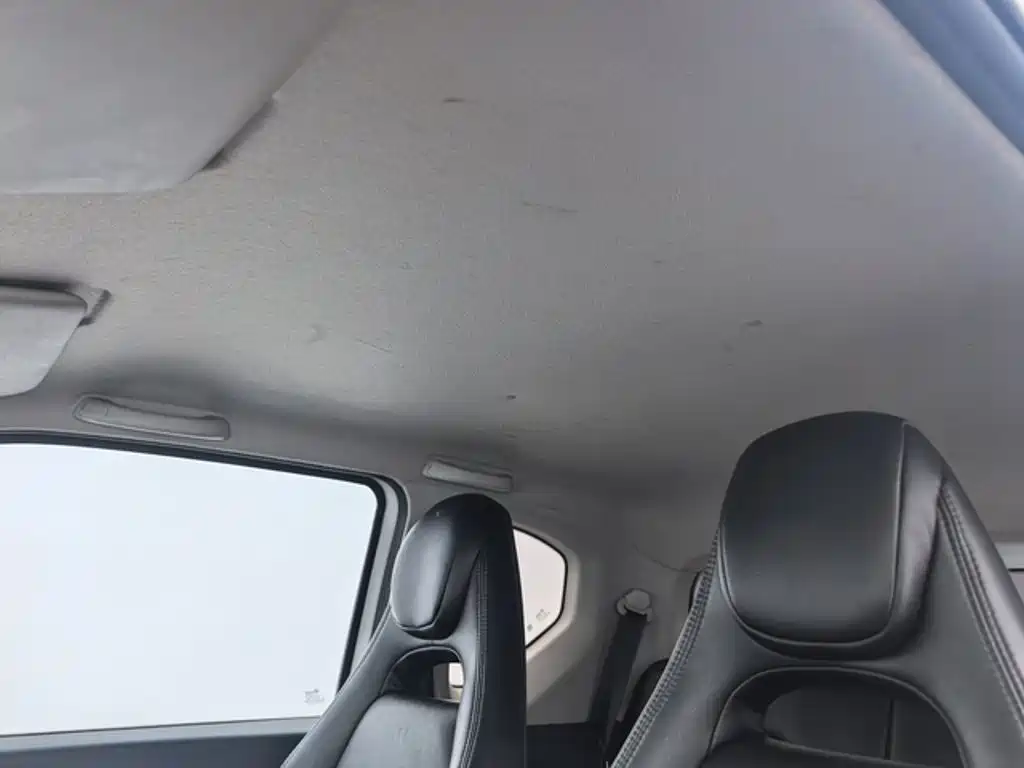 Wuling MINIEV — миниатюра 8