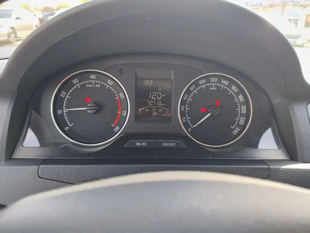Skoda Rapid Spaceback — миниатюра 12