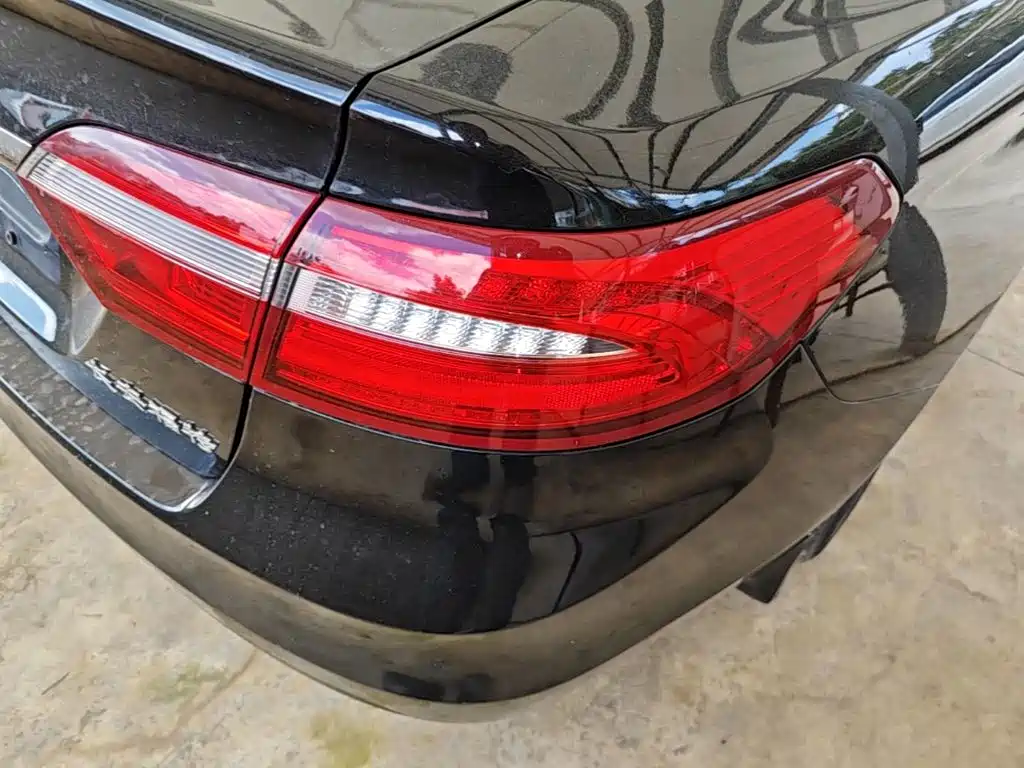 Ford Taurus — миниатюра 8