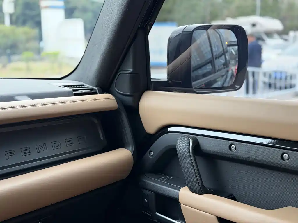 Land Rover Defender — миниатюра 11