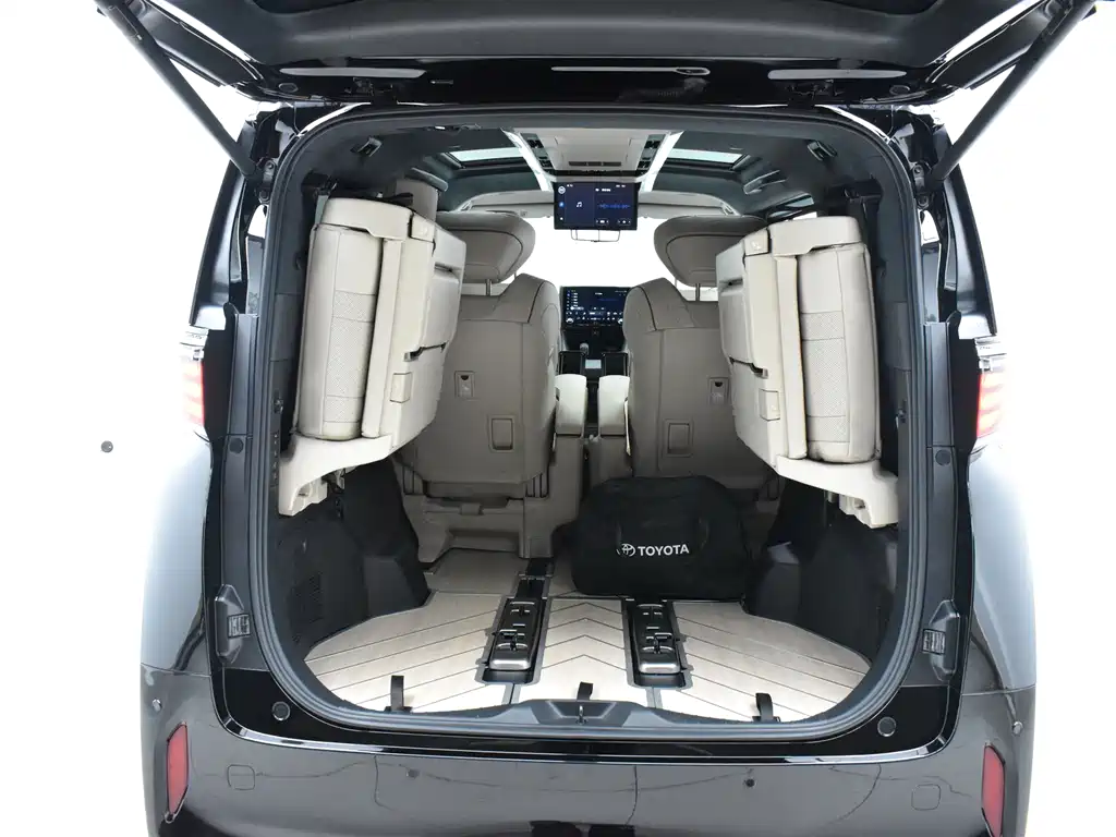 Toyota Alphard — миниатюра 28