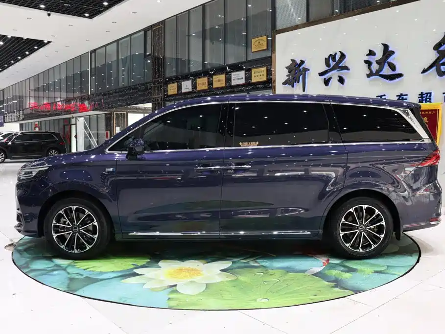 Roewe iMAX8 — миниатюра 3