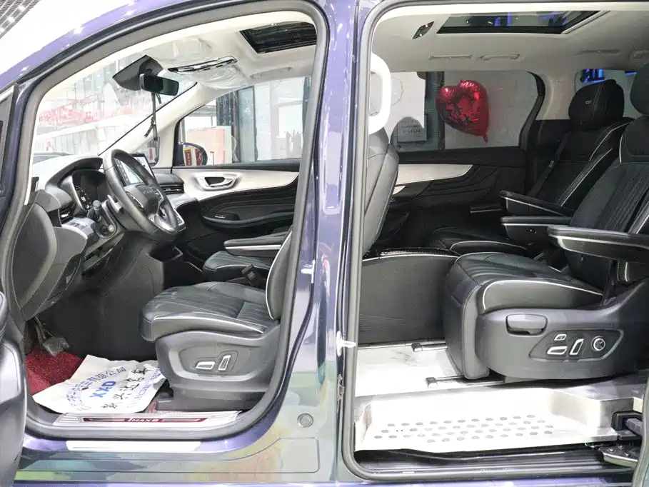 Roewe iMAX8 — миниатюра 7