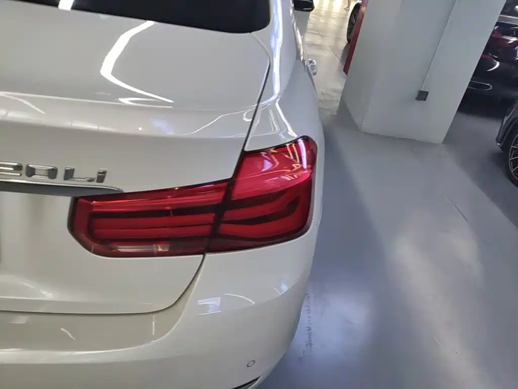 BMW 3 Series — миниатюра 8