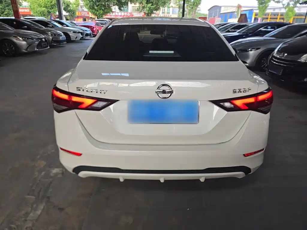 Nissan Sylphy — миниатюра 6