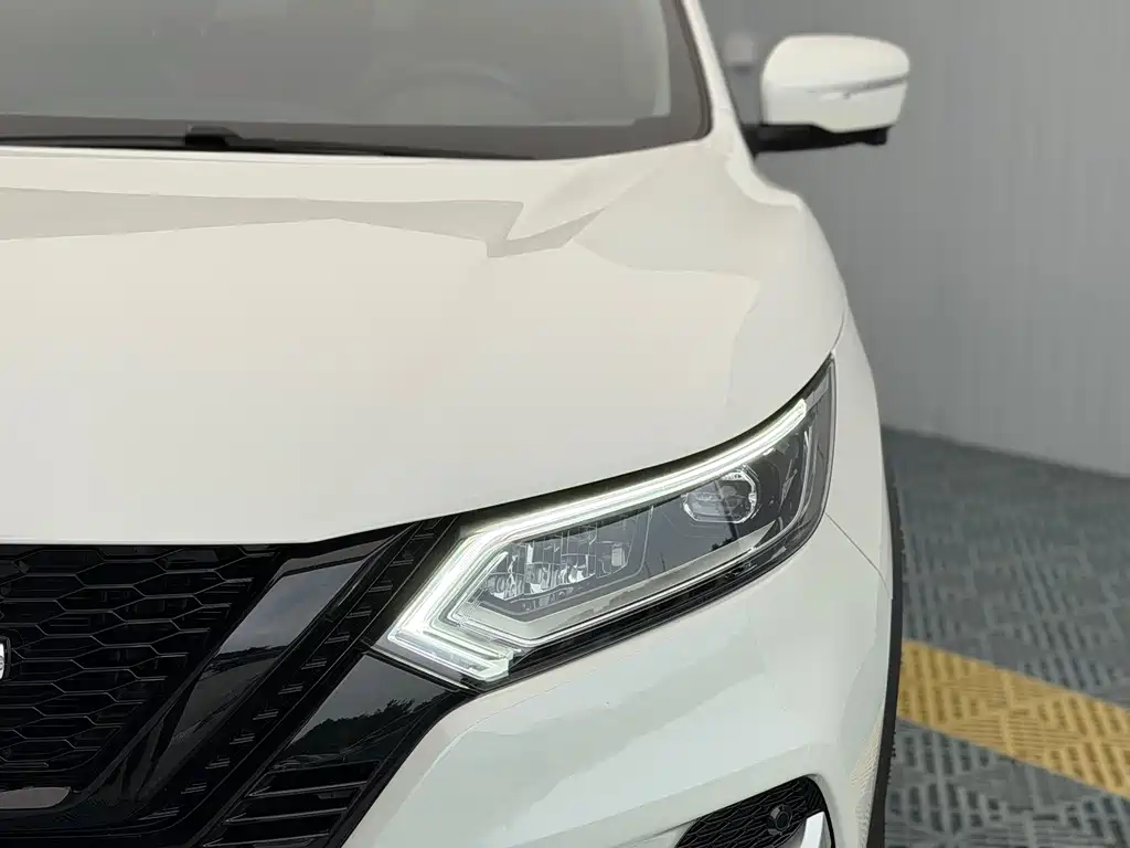 Nissan Qashqai — миниатюра 8