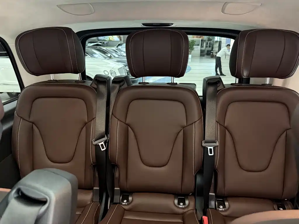 Mercedes-Benz V-Class — миниатюра 26