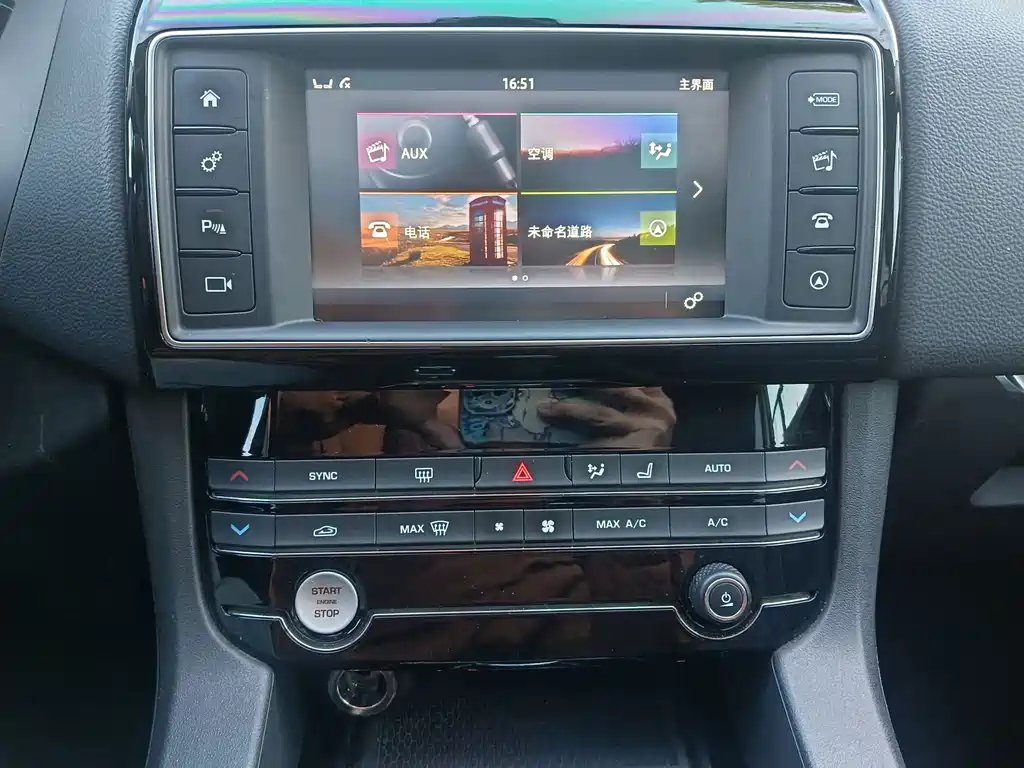 Jaguar F-PACE — миниатюра 25