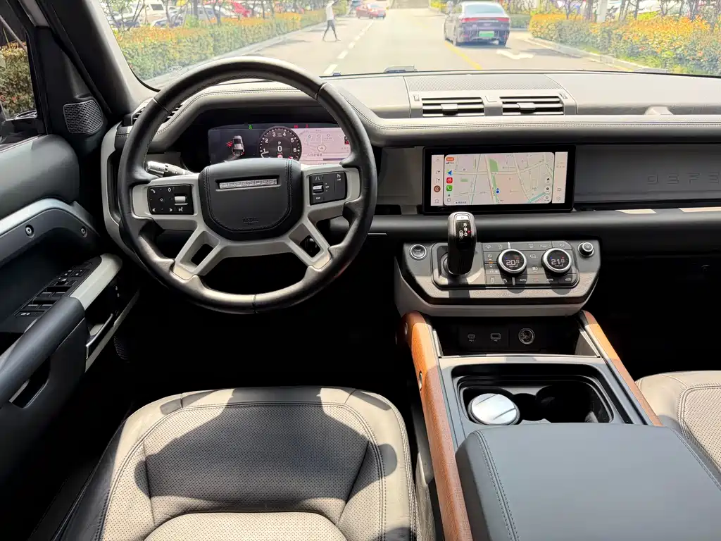 Land Rover Defender — миниатюра 10