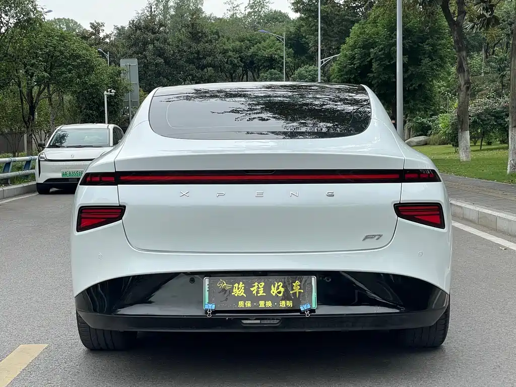 XPeng P7 — миниатюра 6