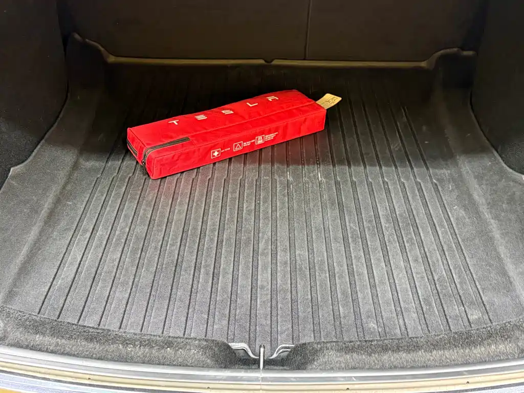 Tesla Model 3 — миниатюра 23