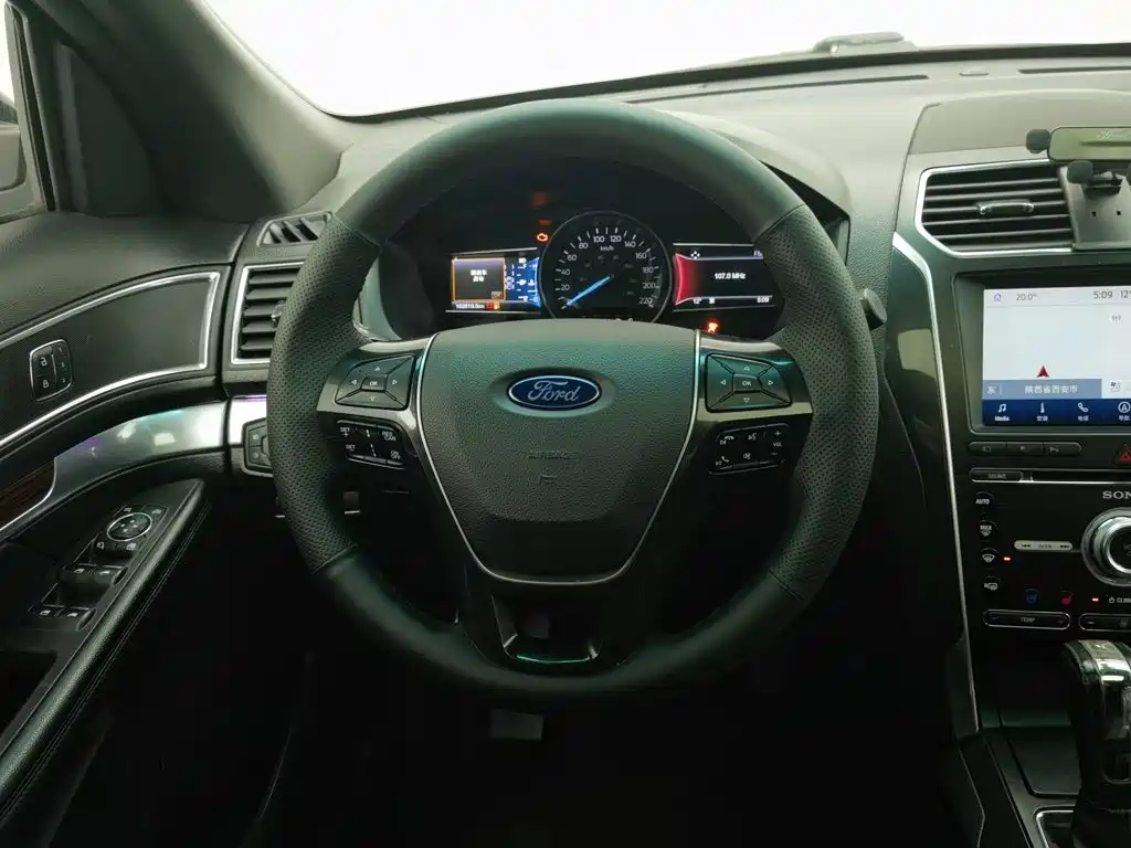 Ford Explorer (Import) — миниатюра 11