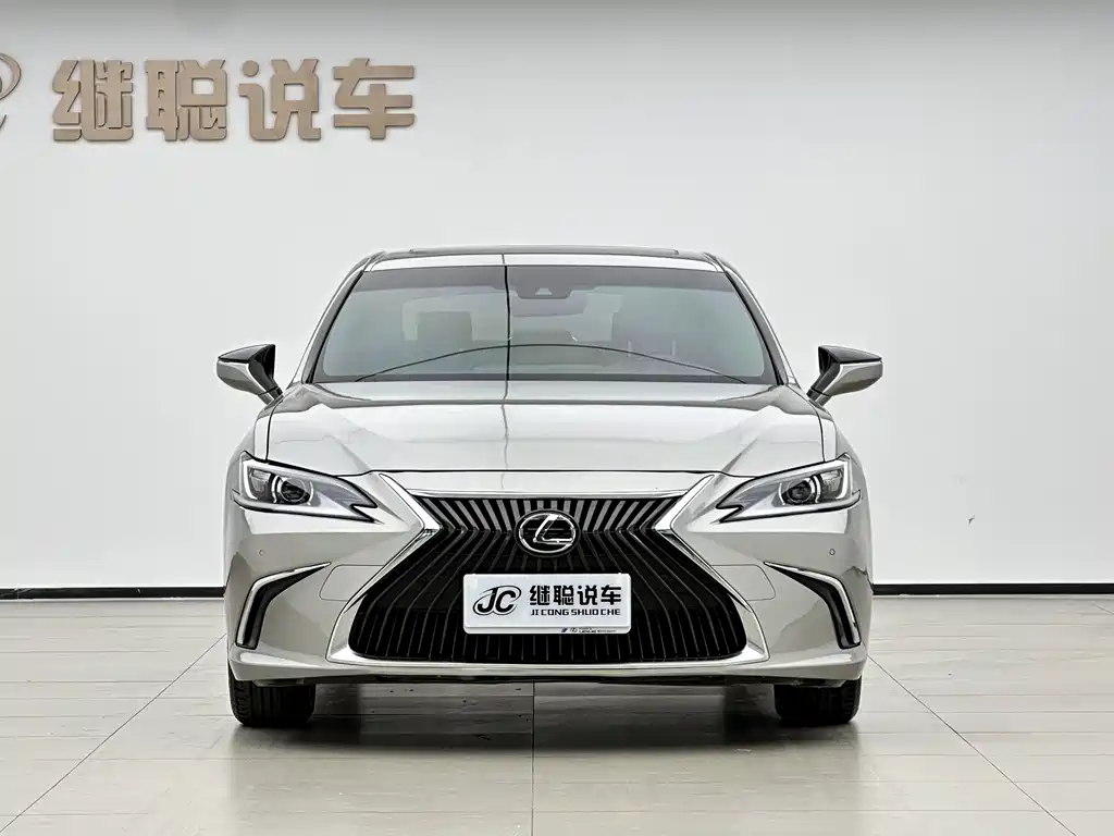 Lexus ES 2020 200