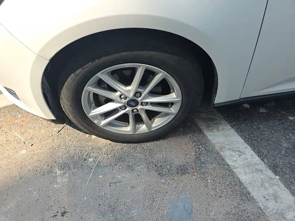 Ford Focus — миниатюра 23
